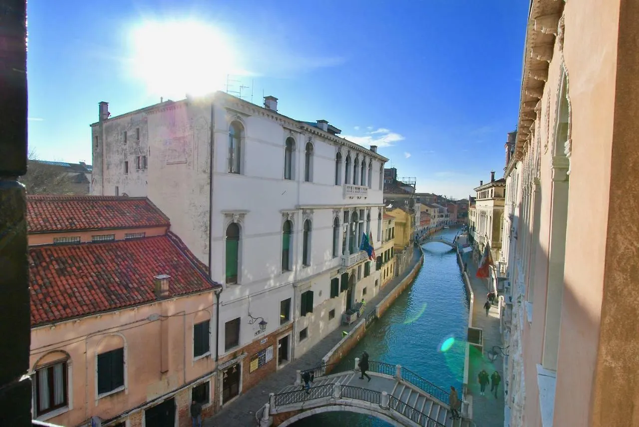 Ca Grimani Double Apartment: Private Terrace And Stunning View Venice Apartment